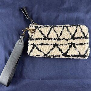 Universal Thread Wallet Womens One Size Beige Aztec Geometric Pouch Wristlet